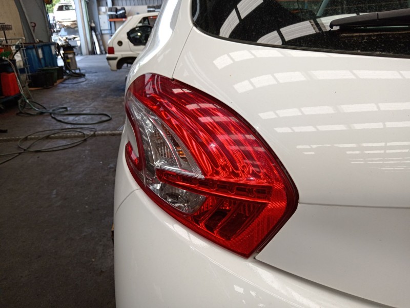 Recambio de piloto trasero izquierdo para peugeot 208 i (ca_, cc_) 1.4 hdi referencia OEM IAM   