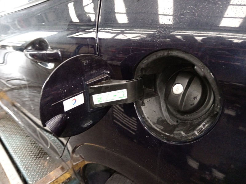 Recambio de tapa exterior combustible para peugeot 208 i (ca_, cc_) 1.2 puretech 82 referencia OEM IAM   