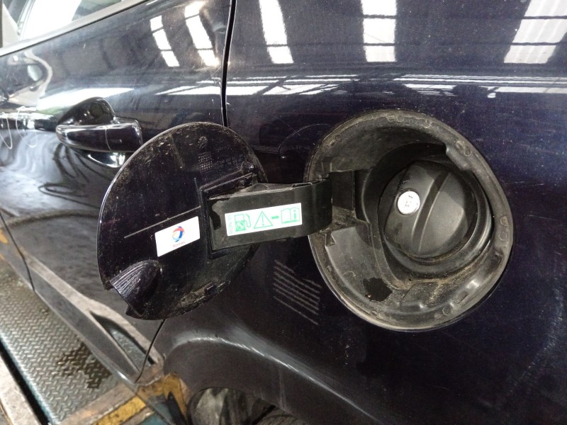 Recambio de tapa exterior combustible para peugeot 208 i (ca_, cc_) 1.2 vti 82 referencia OEM IAM   