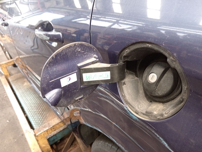 Recambio de tapa exterior combustible para peugeot 208 i (ca_, cc_) 1.2 vti 82 referencia OEM IAM   