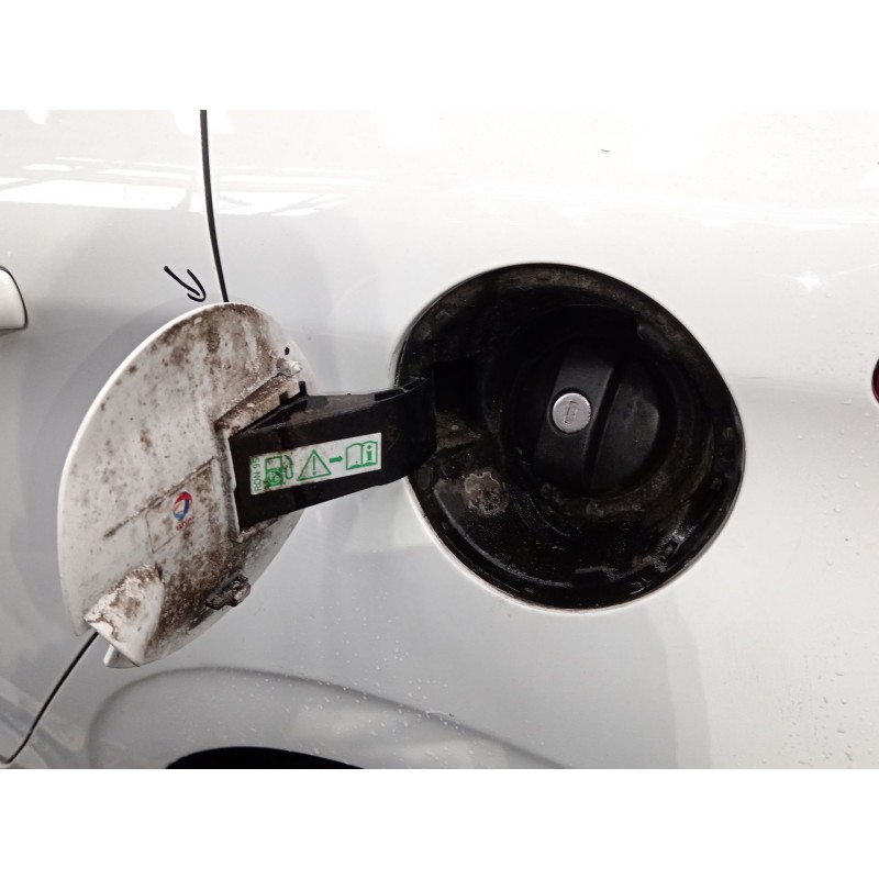 Recambio de tapa exterior combustible para peugeot 208 i (ca_, cc_) 1.2 vti 82 referencia OEM IAM   
