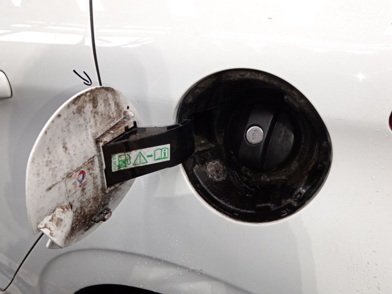 Recambio de tapa exterior combustible para peugeot 208 i (ca_, cc_) 1.2 vti 82 referencia OEM IAM   
