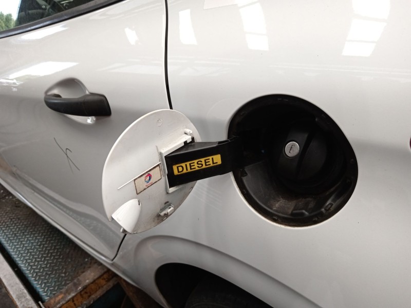 Recambio de tapa exterior combustible para peugeot 208 i (ca_, cc_) 1.4 hdi referencia OEM IAM   