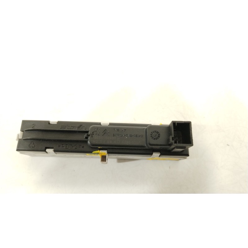 Recambio de pantalla multifuncion para peugeot 207/207+ (wa_, wc_) 1.6 hdi referencia OEM IAM 9665103980  