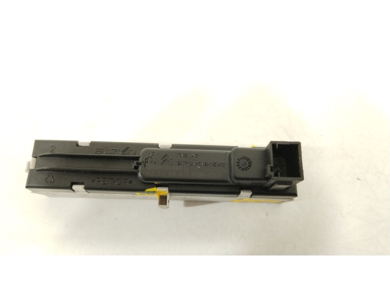 Recambio de pantalla multifuncion para peugeot 207/207+ (wa_, wc_) 1.6 hdi referencia OEM IAM 9665103980  