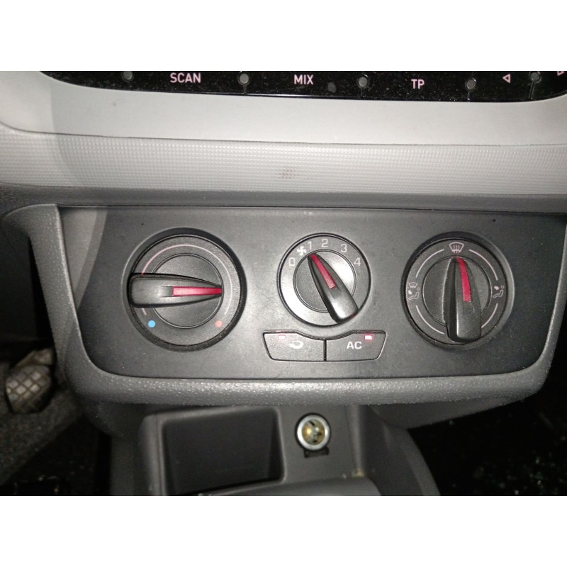 Recambio de mando calefaccion / aire acondicionado para seat ibiza iv (6j5, 6p1) 1.4 tdi referencia OEM IAM 6J0820045  