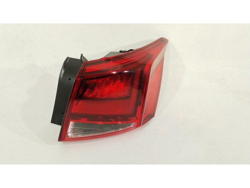 Recambio de piloto trasero derecho en porton para seat arona (kj7, kjp) 1.5 tsi referencia OEM IAM 6F9945208B  