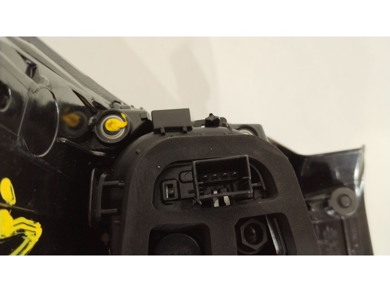 Recambio de piloto trasero derecho en porton para seat arona (kj7, kjp) 1.5 tsi referencia OEM IAM 6F9945208B  