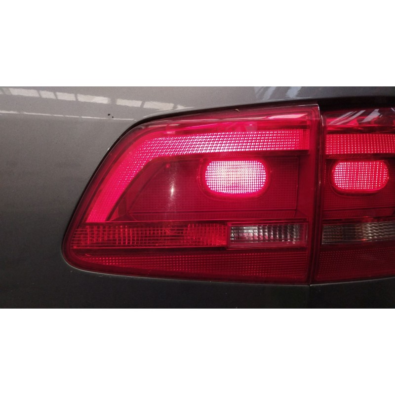 Recambio de piloto trasero derecho en porton para volkswagen touran (1t3) 2.0 tdi referencia OEM IAM   