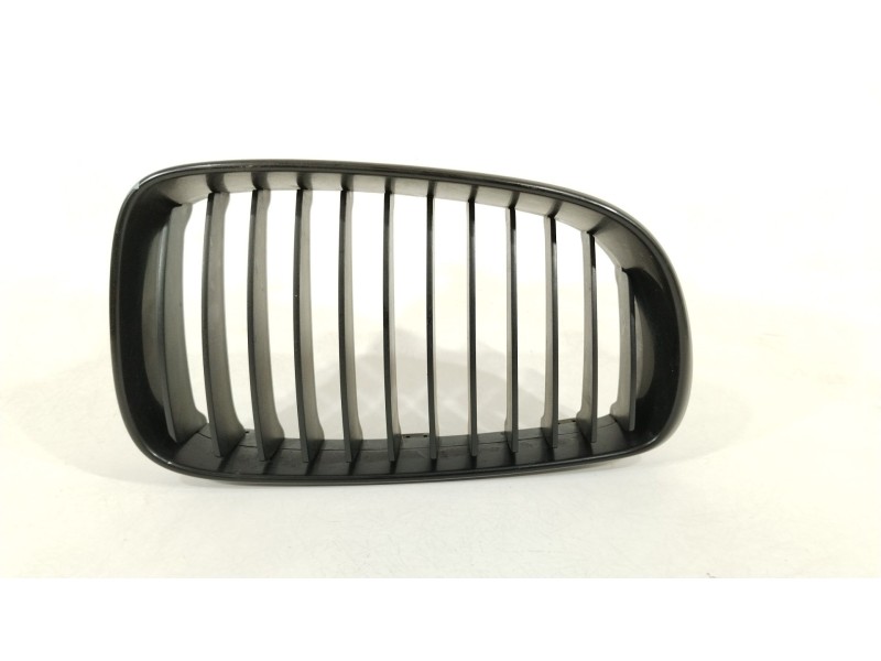 Recambio de rejilla delantera para bmw 1 coupé (e82) 120 d referencia OEM IAM 51137166440  