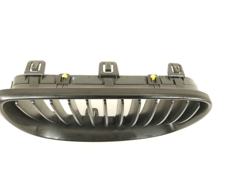 Recambio de rejilla delantera para bmw 1 coupé (e82) 120 d referencia OEM IAM 51137166440  