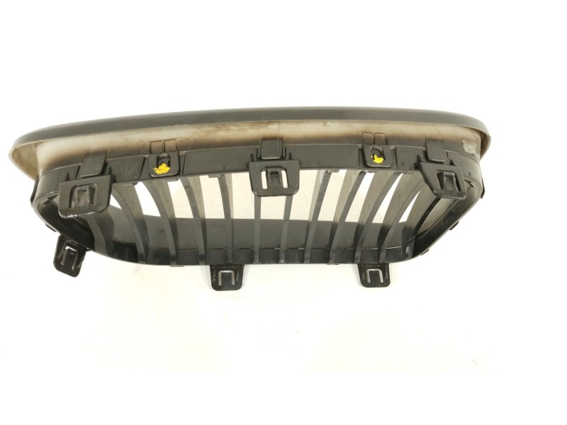 Recambio de rejilla delantera para bmw 1 coupé (e82) 120 d referencia OEM IAM 51137166439  