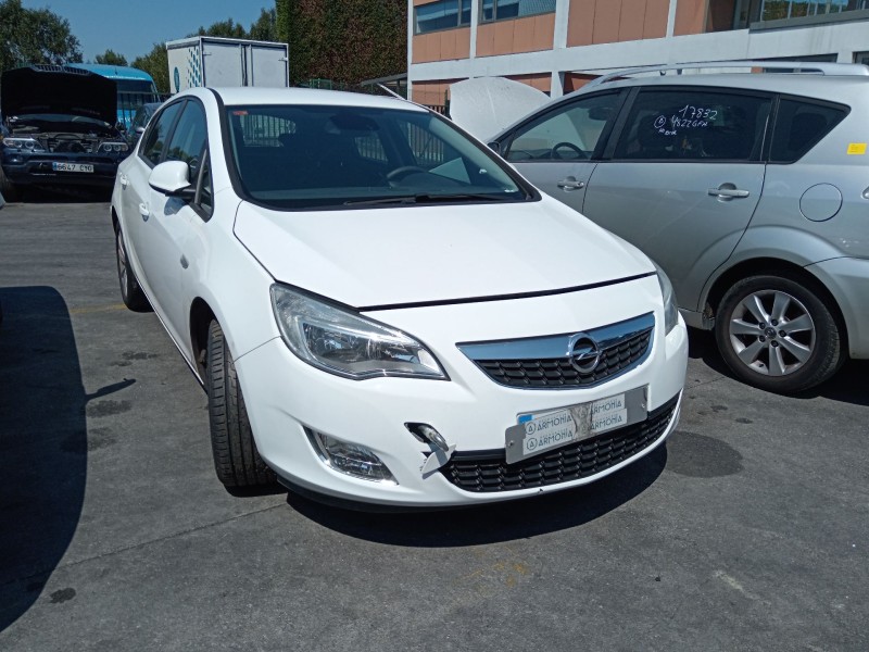 opel astra j (p10) del año 2010