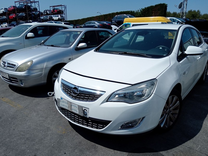 opel astra j (p10) del año 2010