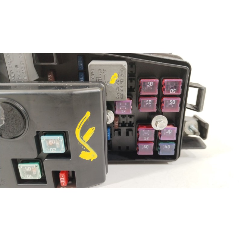 Recambio de caja reles / fusibles para kia carnival / grand carnival iii (vq) 2.9 crdi referencia OEM IAM 919504D050  