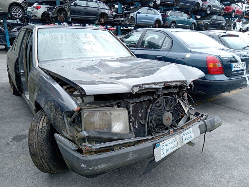 mercedes-benz 124 sedán (w124) del año 1990
