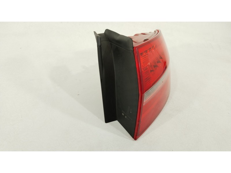 Recambio de piloto trasero derecho para audi a4 b8 (8k2) 2.0 tdi referencia OEM IAM 8K5945096AC  