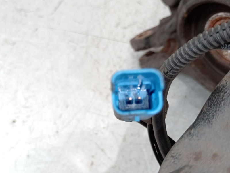 Recambio de mangueta delantera derecha para citroën c4 cactus 1.6 bluehdi 100 referencia OEM IAM 1607557580  