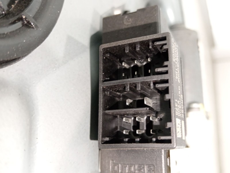 Recambio de elevalunas delantero izquierdo para seat ibiza iii (6l1) 1.9 tdi referencia OEM IAM 6L4837751ED 6L2959802A 