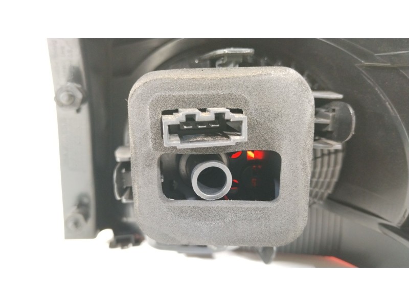 Recambio de piloto trasero izquierdo para volkswagen golf vi (5k1) 1.6 tdi referencia OEM IAM 5K0945095M  