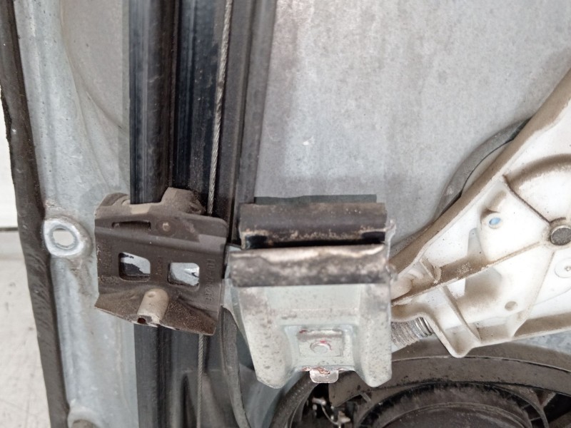 Recambio de elevalunas delantero izquierdo para seat ibiza iii (6l1) 1.4 16v referencia OEM IAM 6L3837751CH 6L3837755T 