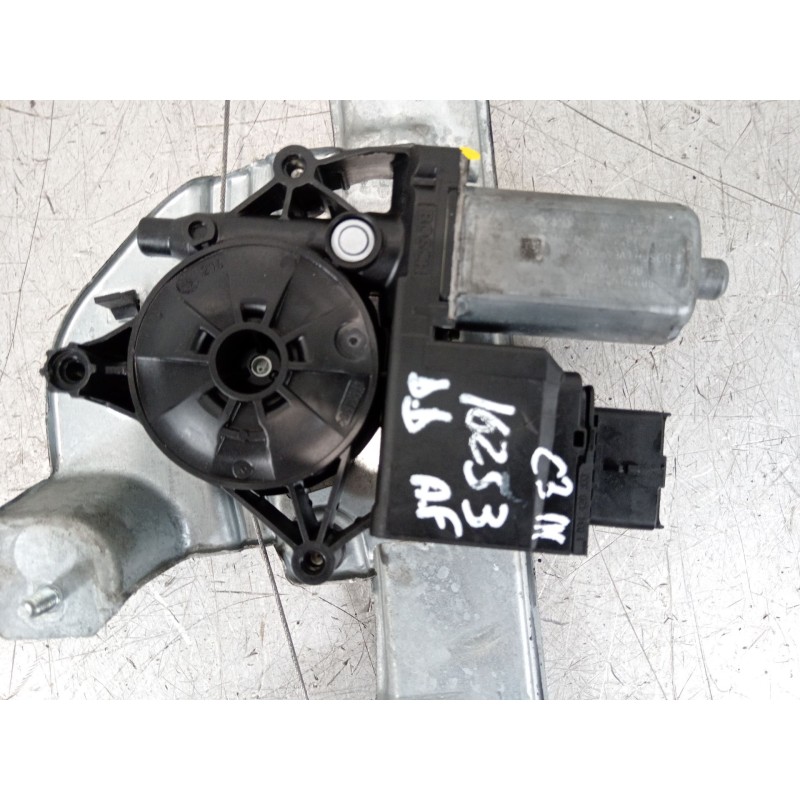 Recambio de elevalunas delantero derecho para citroën c3 iii (sx) 1.2 thp 110 referencia OEM IAM 9812081580  