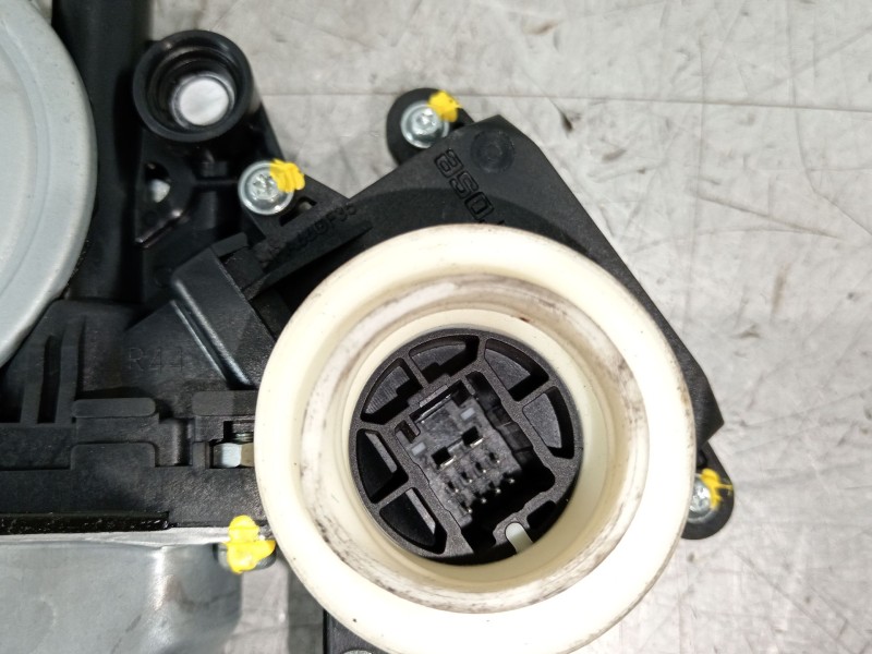 Recambio de elevalunas delantero derecho para toyota verso (_r2_) 1.6 d4-d (war20_) referencia OEM IAM 698100F021 857100F031 