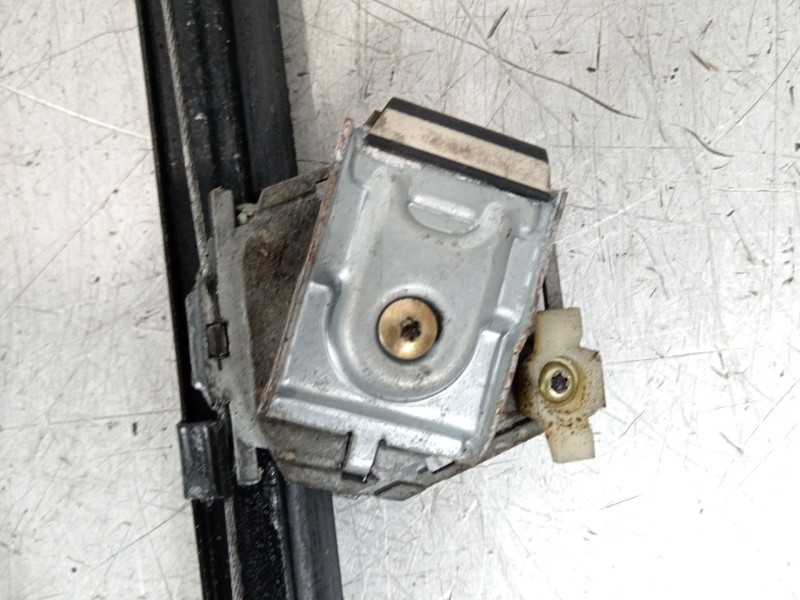 Recambio de elevalunas delantero izquierdo para bmw 5 touring (e39) 520 d referencia OEM IAM 8252391  