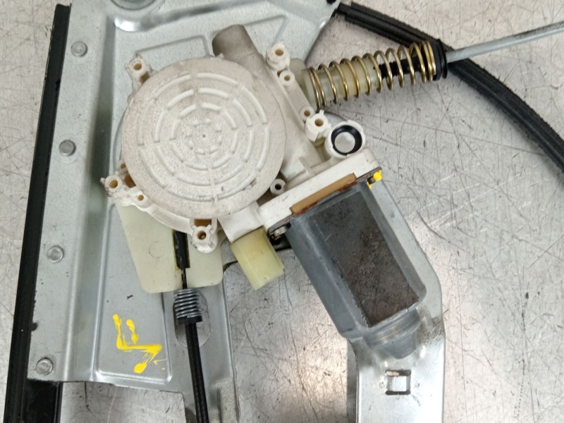 Recambio de elevalunas delantero izquierdo para bmw 5 touring (e39) 520 d referencia OEM IAM 8252391  