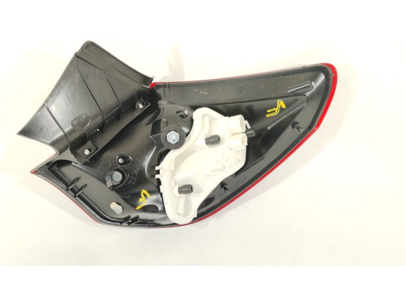 Recambio de piloto trasero izquierdo para opel astra j (p10) 1.7 cdti (68) referencia OEM IAM 13319949  
