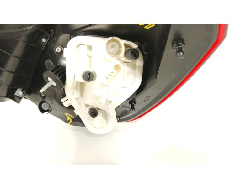 Recambio de piloto trasero izquierdo para opel astra j (p10) 1.7 cdti (68) referencia OEM IAM 13319949  