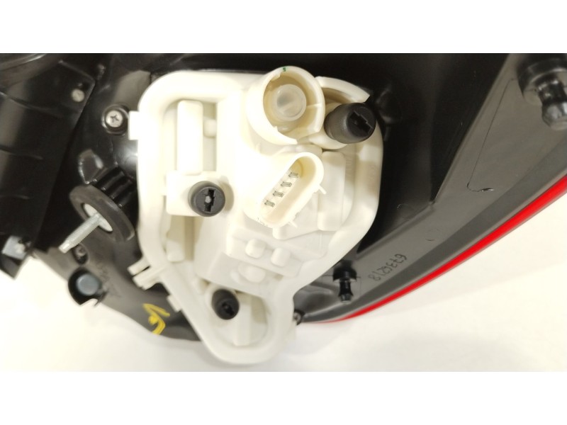 Recambio de piloto trasero izquierdo para opel astra j (p10) 1.7 cdti (68) referencia OEM IAM 13319949  
