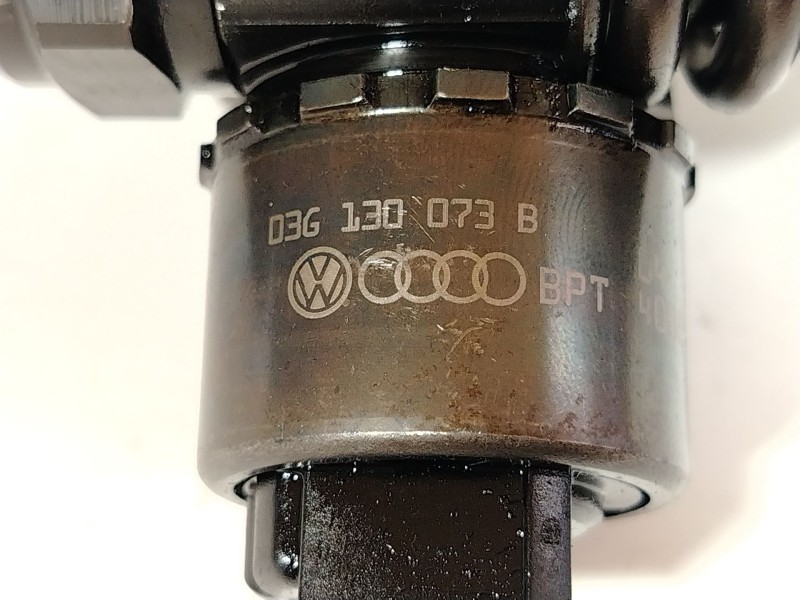 Recambio de inyector para volkswagen golf v (1k1) 2.0 tdi 16v referencia OEM IAM 03G130073B 0414720403 