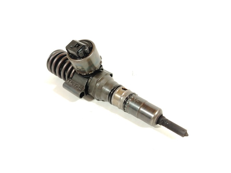 Recambio de inyector para volkswagen golf v (1k1) 2.0 tdi 16v referencia OEM IAM 03G130073B 0414720403 