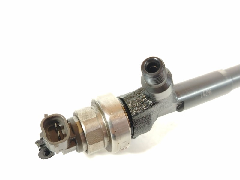 Recambio de inyector para opel astra j (p10) 1.7 cdti (68) referencia OEM IAM 97376270 8973762703 
