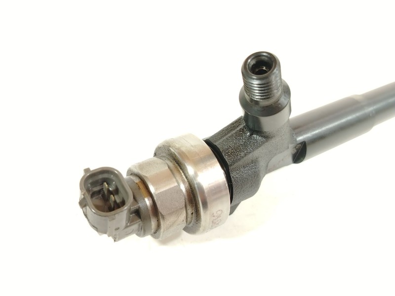 Recambio de inyector para opel astra j (p10) 1.7 cdti (68) referencia OEM IAM 97376270 8973762703 