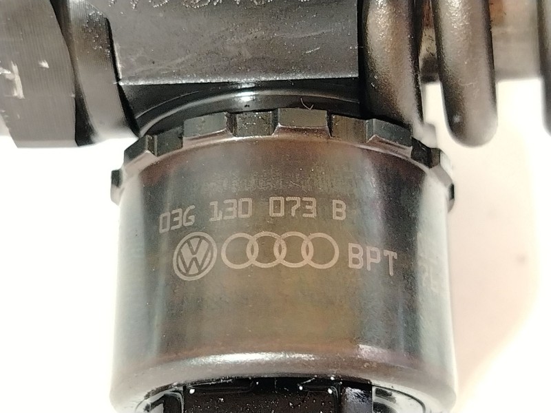 Recambio de inyector para volkswagen golf v (1k1) 2.0 tdi 16v referencia OEM IAM 03G130073B 0414720403 