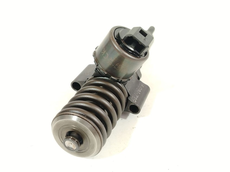 Recambio de inyector para volkswagen golf v (1k1) 2.0 tdi 16v referencia OEM IAM 03G130073B 0414720403 