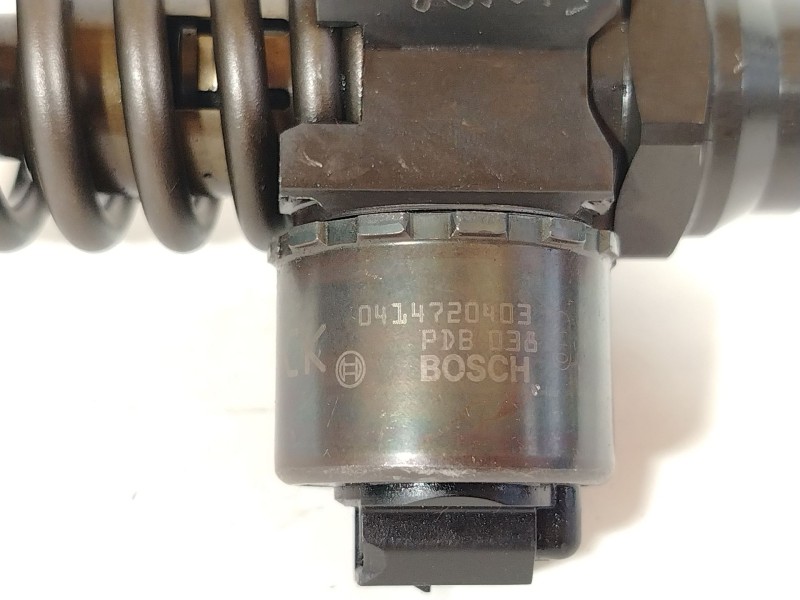 Recambio de inyector para volkswagen golf v (1k1) 2.0 tdi 16v referencia OEM IAM 03G130073B 0414720403 