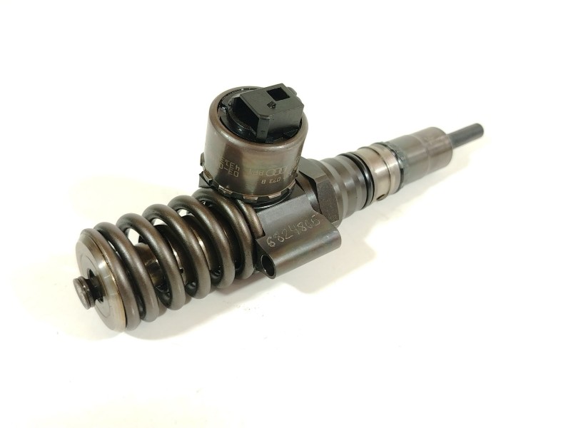 Recambio de inyector para volkswagen golf v (1k1) 2.0 tdi 16v referencia OEM IAM 03G130073B 0414720403 