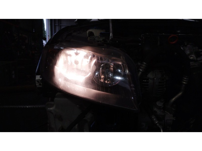Recambio de faro derecho para audi a3 (8p1) 2.0 tdi 16v referencia OEM IAM 8P0941004K 0301206202 