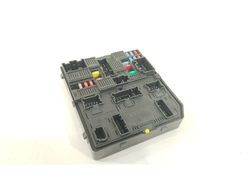Recambio de caja reles / fusibles para nissan qashqai ii (j11, j11_) 1.6 dig-t referencia OEM IAM 284B75NA0A  