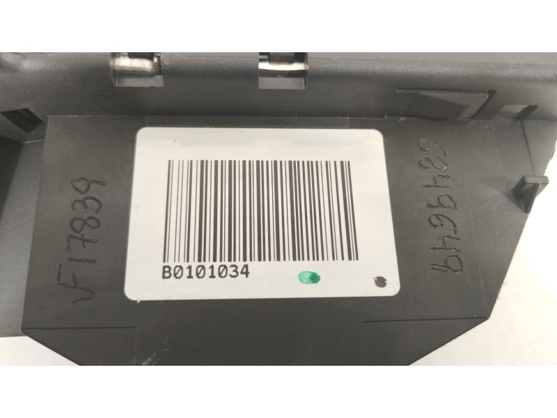 Recambio de caja reles / fusibles para audi a4 b8 avant (8k5) 2.0 tdi referencia OEM IAM 4F0915519  