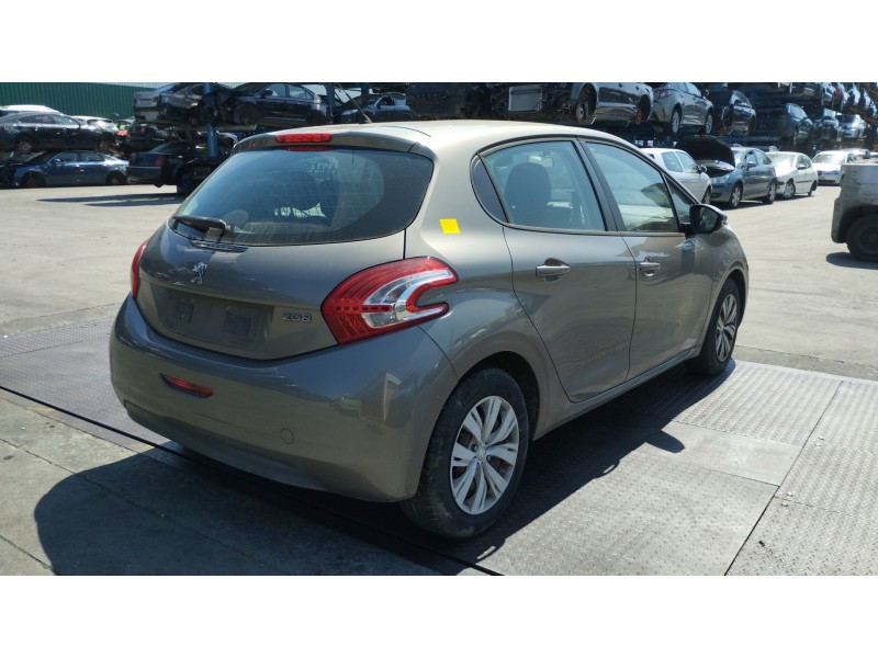peugeot 208 i (ca_, cc_) del año 2014
