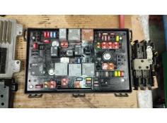 Recambio de caja reles / fusibles para opel astra j (p10) 1.4 (68) referencia OEM IAM 13343980  