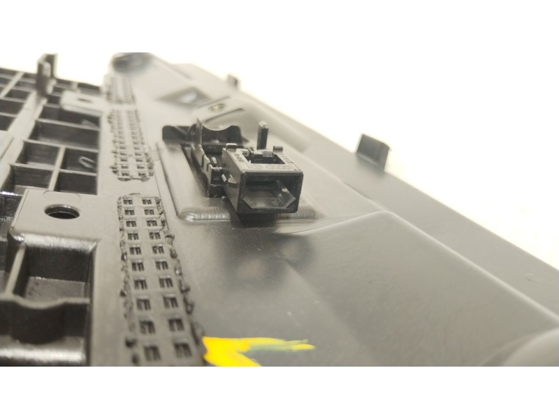Recambio de guantera para audi a1 sportback (gba) 30 tfsi referencia OEM IAM 82B857035 82B857035 