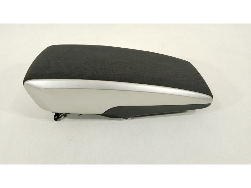 Recambio de apoyabrazos central para toyota verso (_r2_) 2.0 d-4d (aur20_) referencia OEM IAM 589650F010  