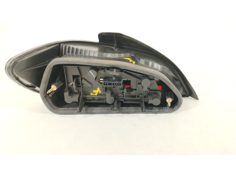 Recambio de piloto trasero derecho para peugeot 406 (8b) 2.1 td 12v referencia OEM IAM 6351E8  