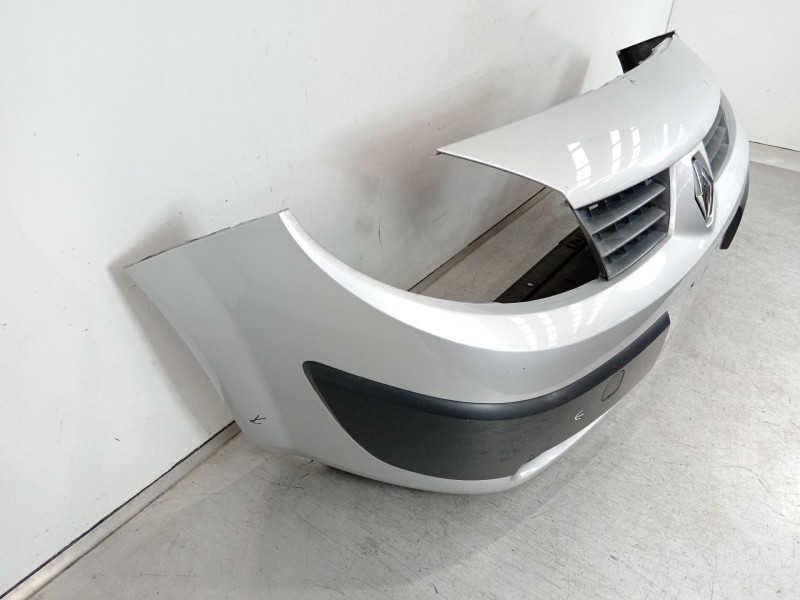 Recambio de paragolpes delantero para renault scénic ii (jm0/1_) 1.5 dci (jm1e, jm16) referencia OEM IAM 8200139528  
