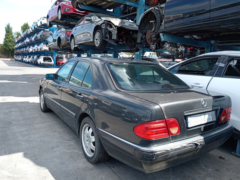 mercedes-benz clase e (w210) del año 2005